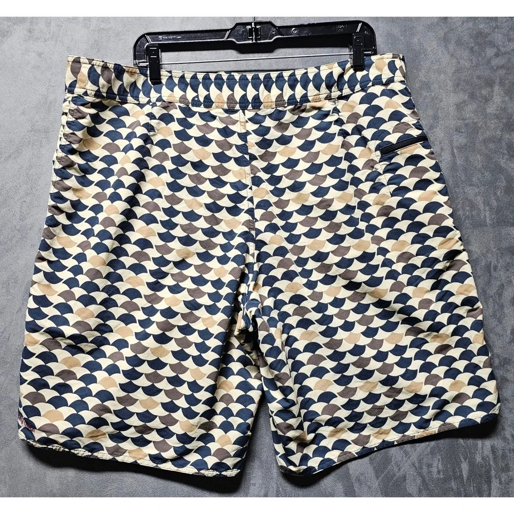 Patagonia Mens 38 Scallop Print Board Shorts Navy Tan Geometric Wavefarer Trunks